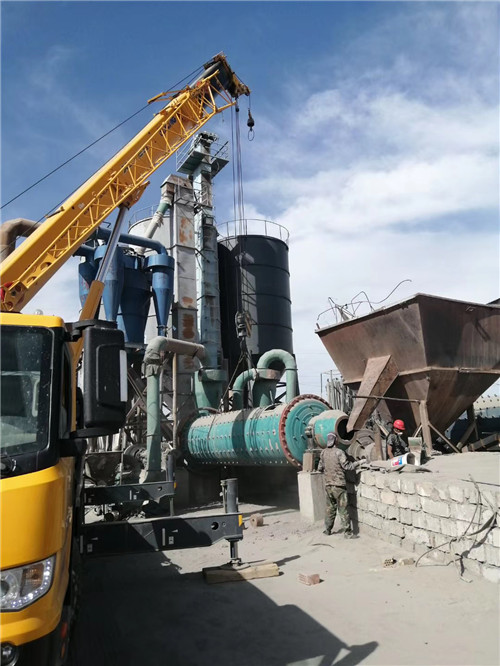 十堰市设备搬运等各类工程项目中，吊车起着关键作用